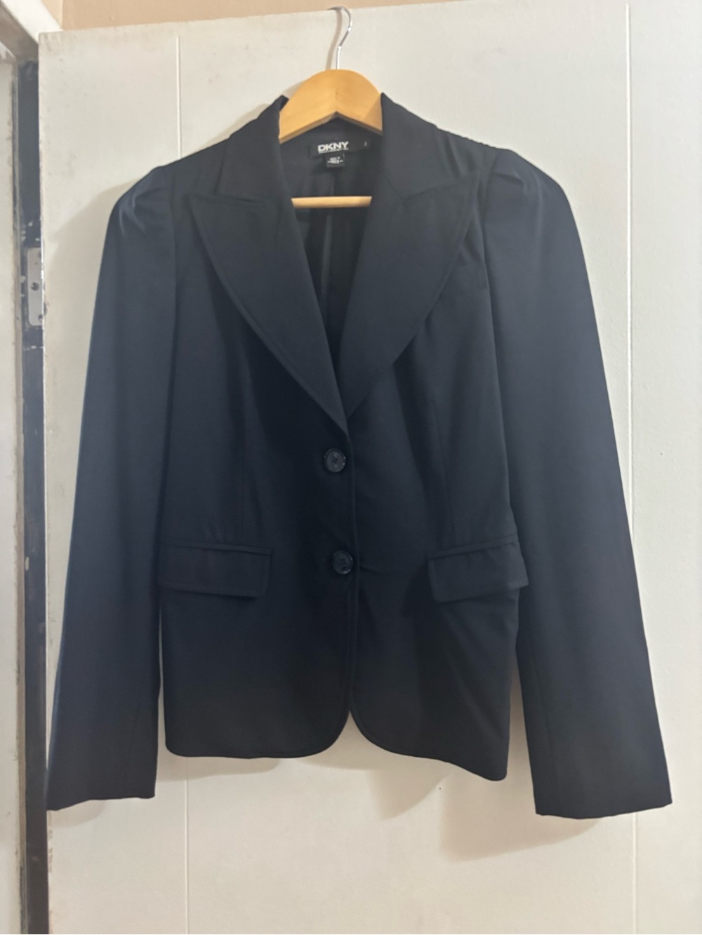 DKNY Black Women's Two-Button Tailored Blazer